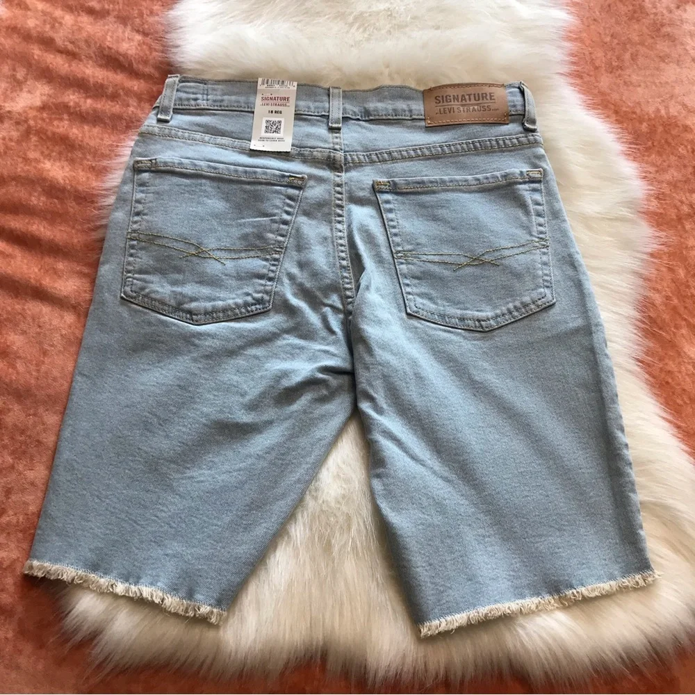 Levi Strauss ⚜️ Boys Light Wash Denim Jean Shorts - Picture 3 of 5